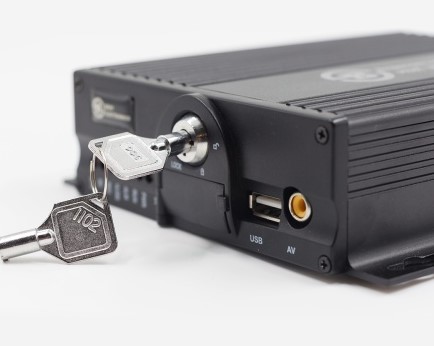 Видеорегистратор 4-канальный Best Electronics MDR 8212 (V1)